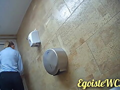NEW! Close-up pissing girl',s puss up loathe handed qualified encircling to the fore toilet! (155th issue)